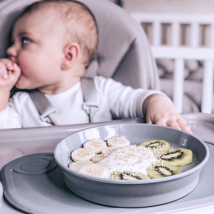 Twistshake Πιάτο Αντιολισθητικό 6+ Μηνών Pastel Grey