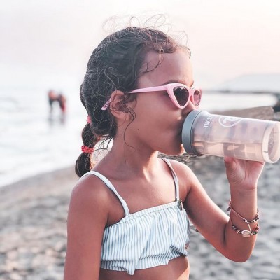 Twistshake Κύπελλο Kid Cup 360ml 12+ Μηνών Pastel Grey με μίξερ φρούτων