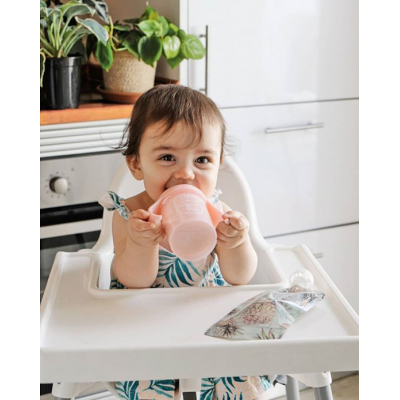 Twistshake Κύπελλο Mini Cup 230ml 4+ Μηνών Pastel Pink με μίξερ φρούτων
